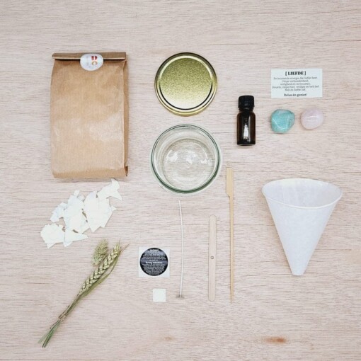 DIY pakket - Kaars met edelsteen en geurolie - Liefde