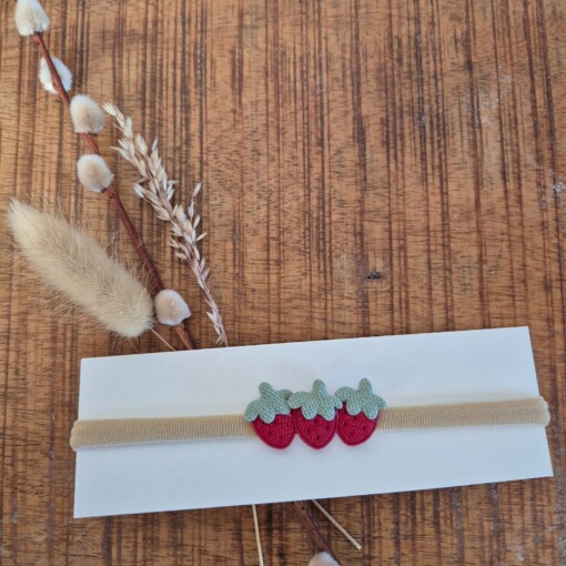 Haarbandje met mini aardbeien
