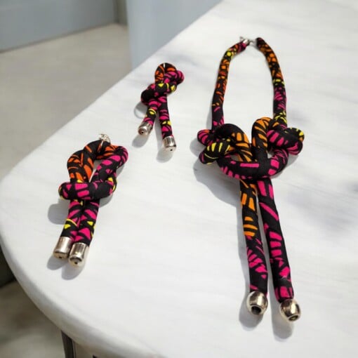Lafia ketting Roze