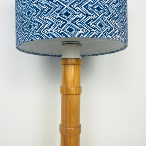 Duurzame blauw/witte lampenkap - handgemaakt van tweedehands kleding