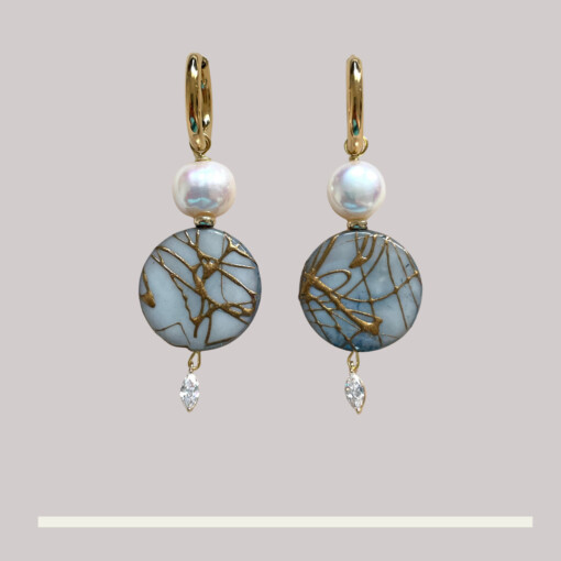 Oorbellen, blauw met Zoetwaterparels