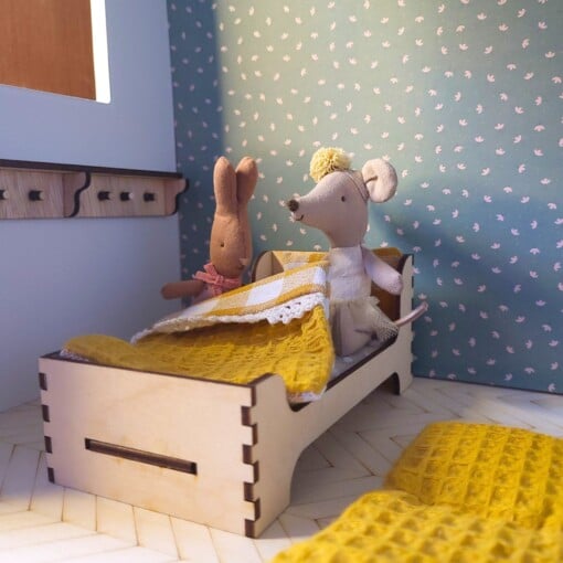 Poppenhuis 1 persoons bed - Miniatuurhuis Bed met matras, kussen en dekbed.