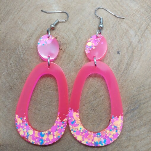 Resin oorhangers Ovaal neonroze
