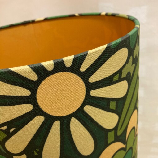 Unieke keramieke tafellamp in retro design met bloemen in kleur groen