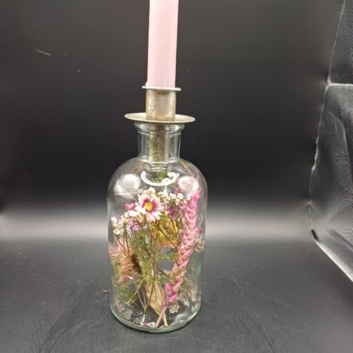 1 Kaarsenhouder met fleurige droogbloemen incl. kaars
