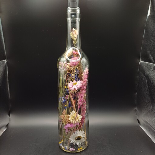 Droogbloemen in een magische fles met ledlampjes
