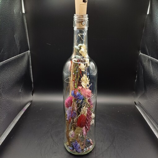 Droogbloemen in een magische fles met ledlampjes