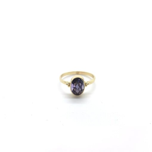 Iolite 6X8 Oval Triquetra Gold