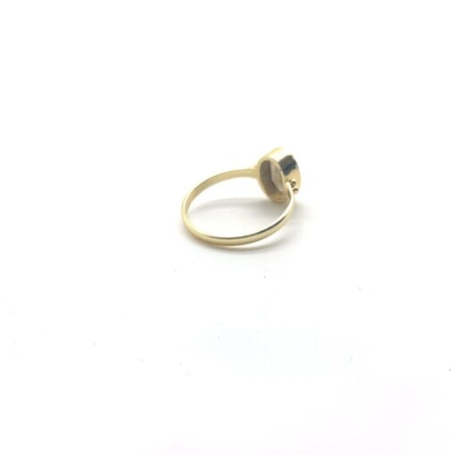 Iolite 6X8 Oval Triquetra Gold