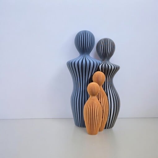 Modern 3d geprint beeldje gezin met 2 kinderen