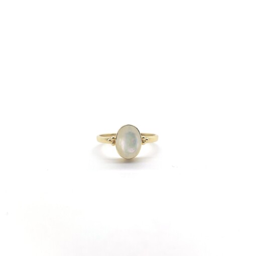 Mother of Pearl 6X8 Oval Triquetra Gold