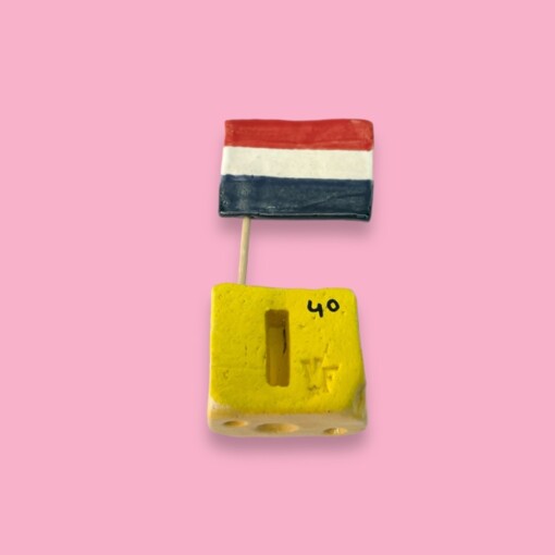 Blokje kaas van keramiek om op te hangen