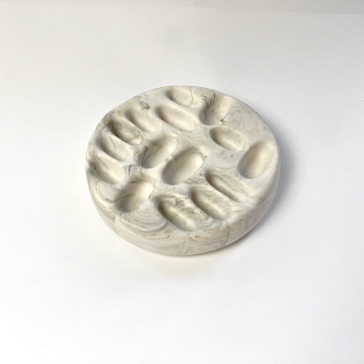 Handgemaakte Ringenhouder van Steenlook – Marmer, Neutraal & Zwart (Jesmonite)