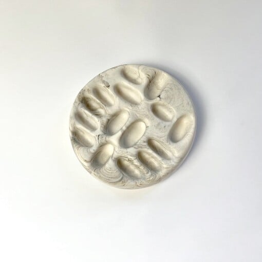 Handgemaakte Ringenhouder van Steenlook – Marmer, Neutraal & Zwart (Jesmonite)