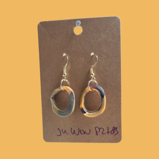 JuWen 2 Oorbellen Uniek handwerk in polymeerklei , een sieraad voor jou of als cadeau