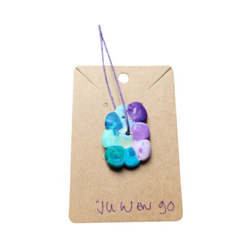 JuWen 2 Oorbellen Uniek handwerk in polymeerklei , een sieraad voor jou of als cadeau