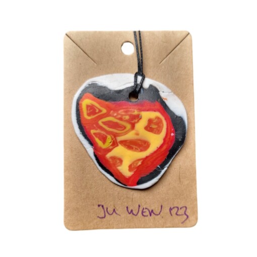 JuWen 2 Oorbellen Uniek handwerk in polymeerklei , een sieraad voor jou of als cadeau