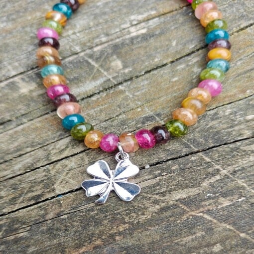 Natuursteen armbanden met bedel, 2 variaties
