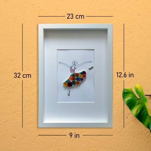 Papierkunst in quilling-techniek: Ballerina – elegante muurdecoratie met kleurrijke rok van papierstroken