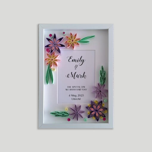 Gepersonaliseerde papieren wanddecoratie in quilling-stijl: trouwdatum en namen – handgemaakt huwelijkscadeau