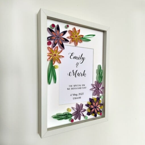 Gepersonaliseerde papieren wanddecoratie in quilling-stijl: trouwdatum en namen – handgemaakt huwelijkscadeau