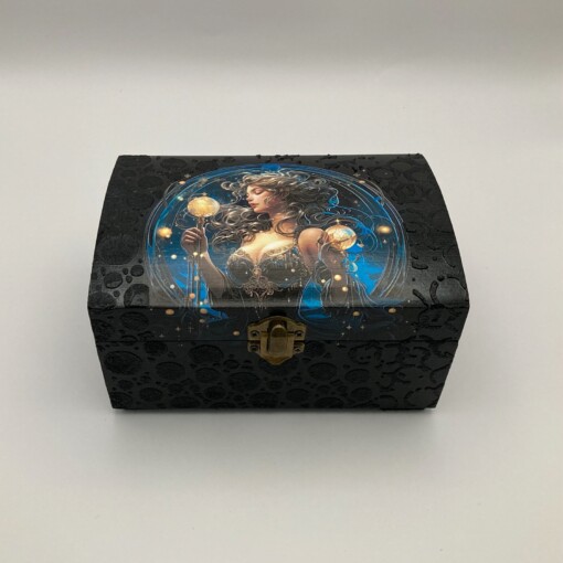 Handgedecoreerd kistje ‘Aquarius’ voor interieur of cadeau