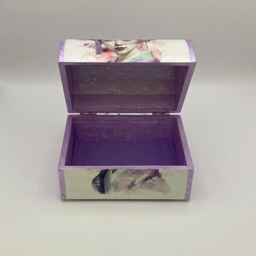 Handgedecoreerd kistje ‘Whispers of Elegance’  interieur of cadeau