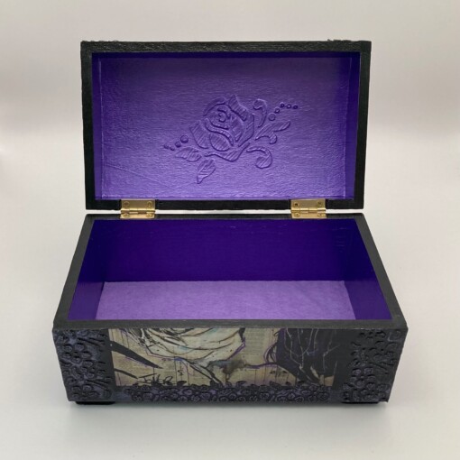 Handgedecoreerd kistje ‘White Rose’ voor interieur of cadeau