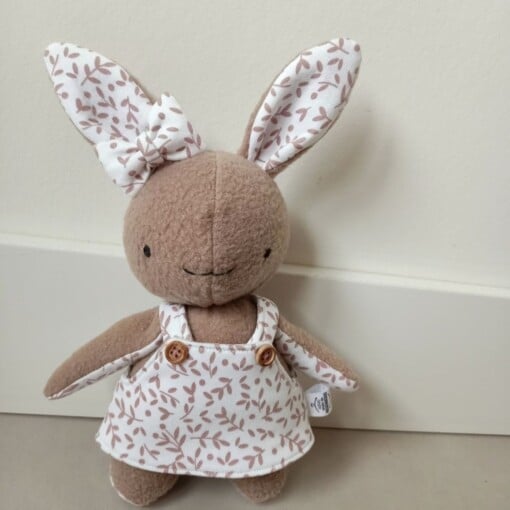Herinneringshaasje van eerste babykleding