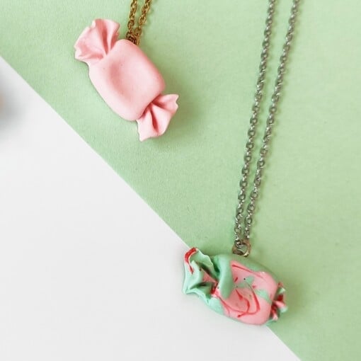 Ketting met groen en roze toffee snoepje