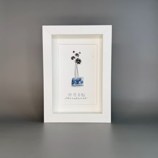 Uniek Kunstwerk met Delfts Blauw Scherf – "Say Yes to New Adventures"