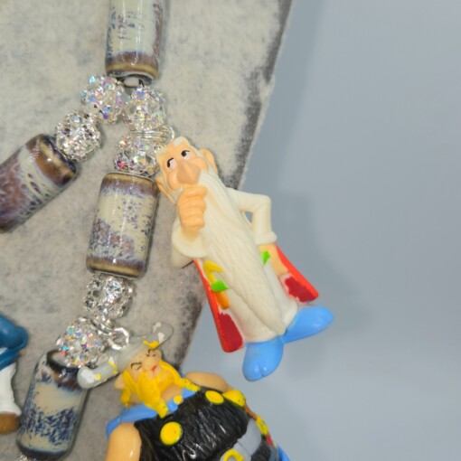 De Galliers ; Asterix & Obelix, een handgemaakte unieke ketting van vintage figuurtjes