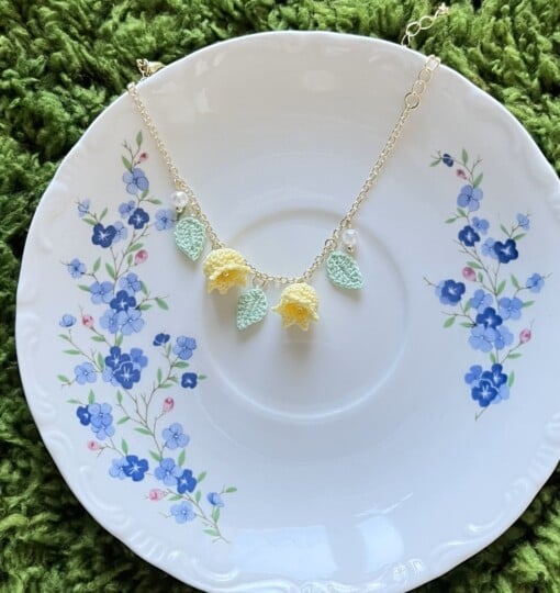Micro Gehaakte Lelietjes-van-Dalen Armband