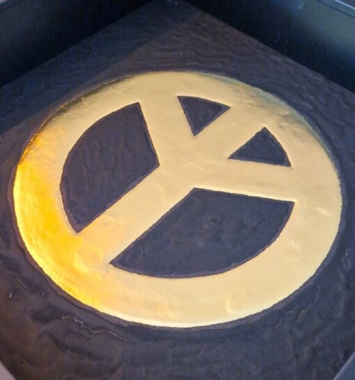 Peace logo 23ct goud verguld kunstwerk in lijst