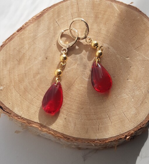 Unieke oorbellen: Rood/zwart/goud: Handgemaakt met glazen kralen