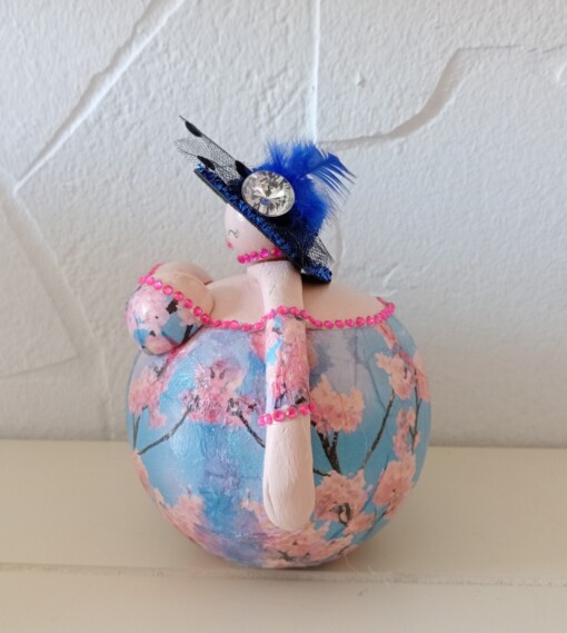 Blossom,dik dametje,handgemaakt,14 cm,mixed media,deco art