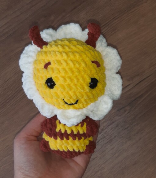 Schattige gehaakte knuffel Bijtje: De Zoete Vriend voor Kleine dromers!