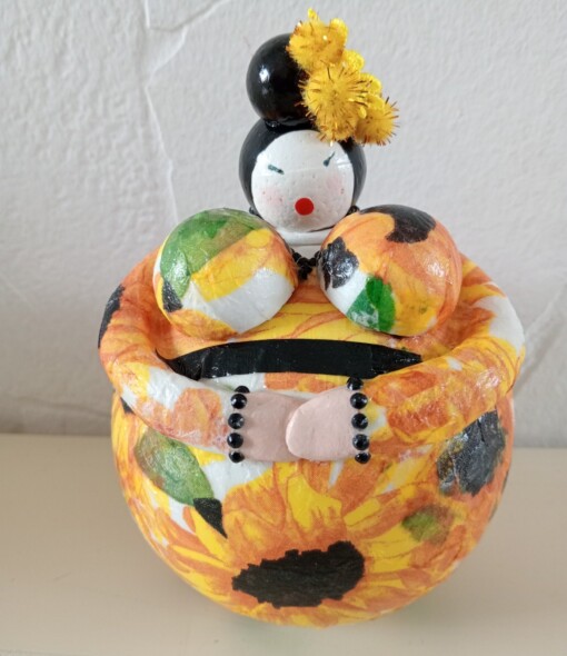 Chinees dik dametje ,14 cm,handgemaakt en uniek,mixed media,deco art