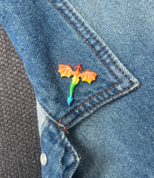 Regenboog draak pin voor tas of kleding