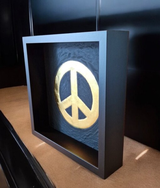 Peace logo 23ct goud verguld kunstwerk in lijst