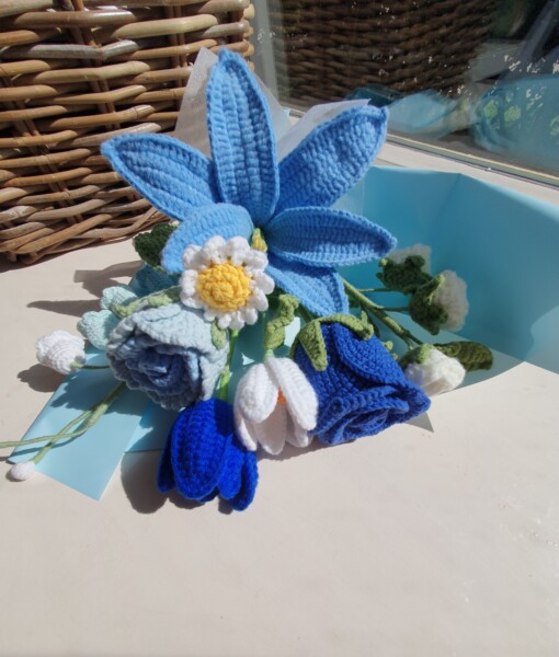 Blauw gehaakt boeket