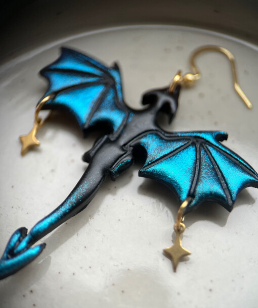 Draak oorbellen - glimmend blauw en zwart