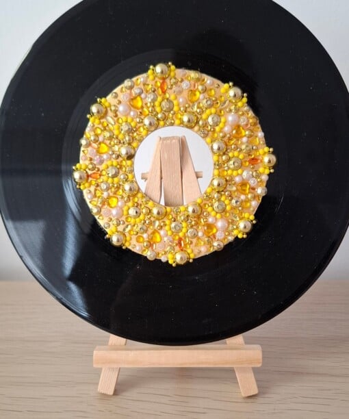 Kunst van vinyl: versierde LP 'Heart of Gold'