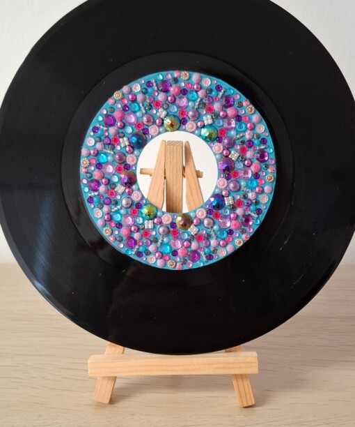 Kunst van vinyl: versierde LP 'Hysterical Disco'