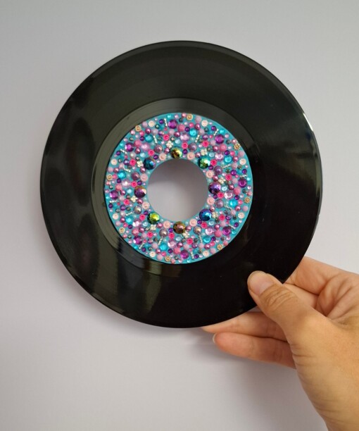 Kunst van vinyl: versierde LP 'Hysterical Disco'