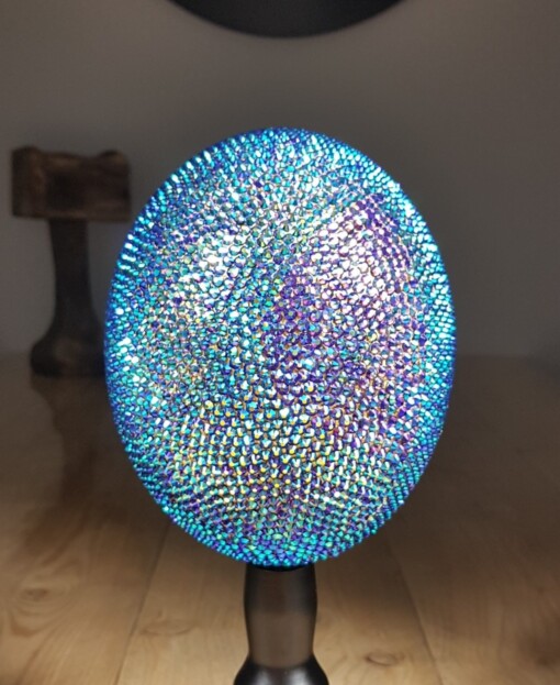 Echte struisvogel ei met swarovski kristal en 23ct verguld - opgezet onder acryl dome - gelimiteerde editie