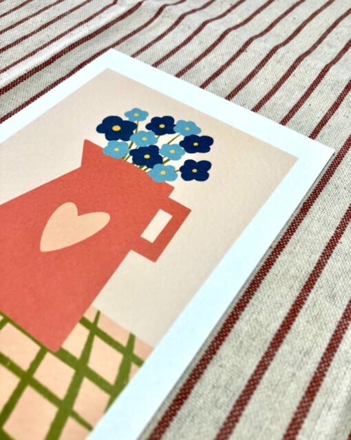 Kan met blauwe bloemen kunstkaart - liefdevol boeket illustratie | A6 print 10x15 cm