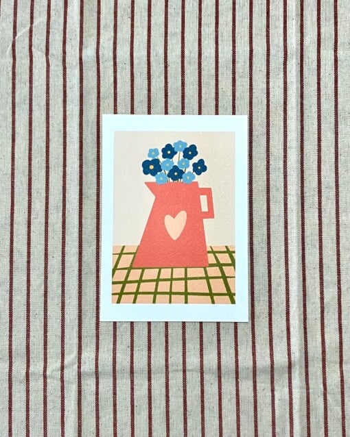 Kan met blauwe bloemen kunstkaart - liefdevol boeket illustratie | A6 print 10x15 cm
