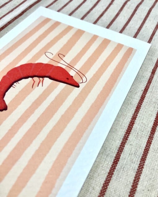 Rode garnaal kunstkaart - minimalistische zeevruchten illustratie voor keuken | A6 print 10x15 cm