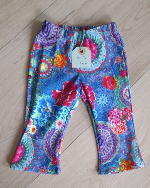 Flared legging- flared broekje - gehaakte bloemenprint - blauw- ibiza vibes